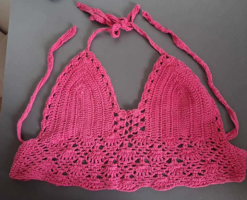Top croché cor-de-rosa