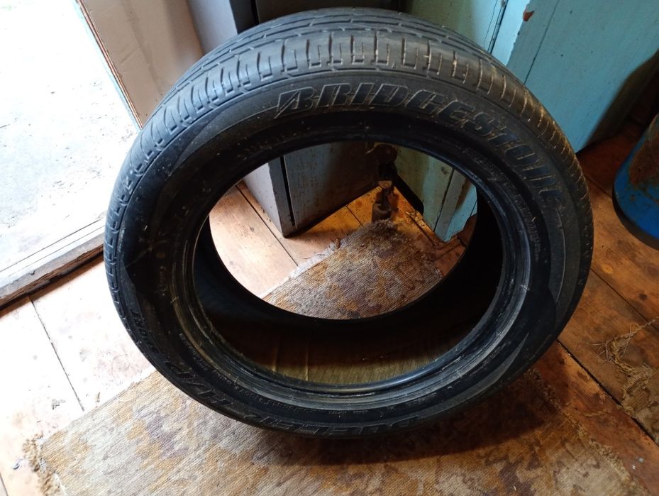 Продам резину Bridgestone 235/55 r18