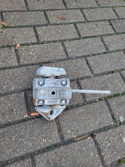 Twistlocki kontenerowe