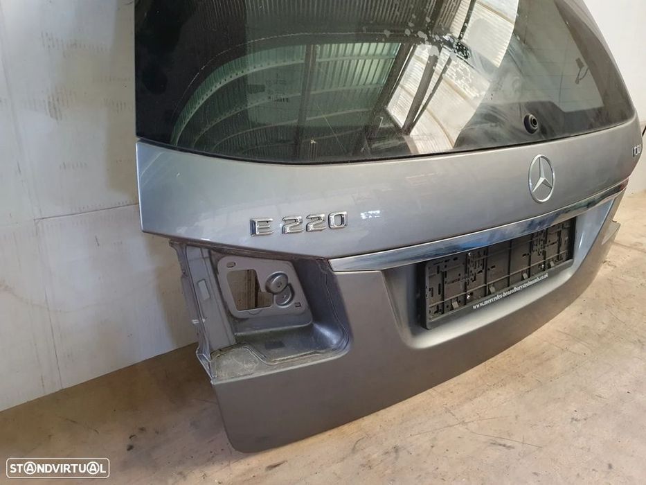 Tampa porta da mala com vidro escuro original Mercedes W212 E220 E250