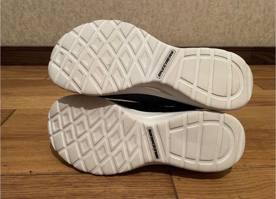 Стильні жіночі кросівки Skechers Оригінал