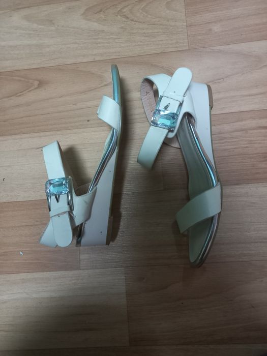 Босоніжкі жіночі