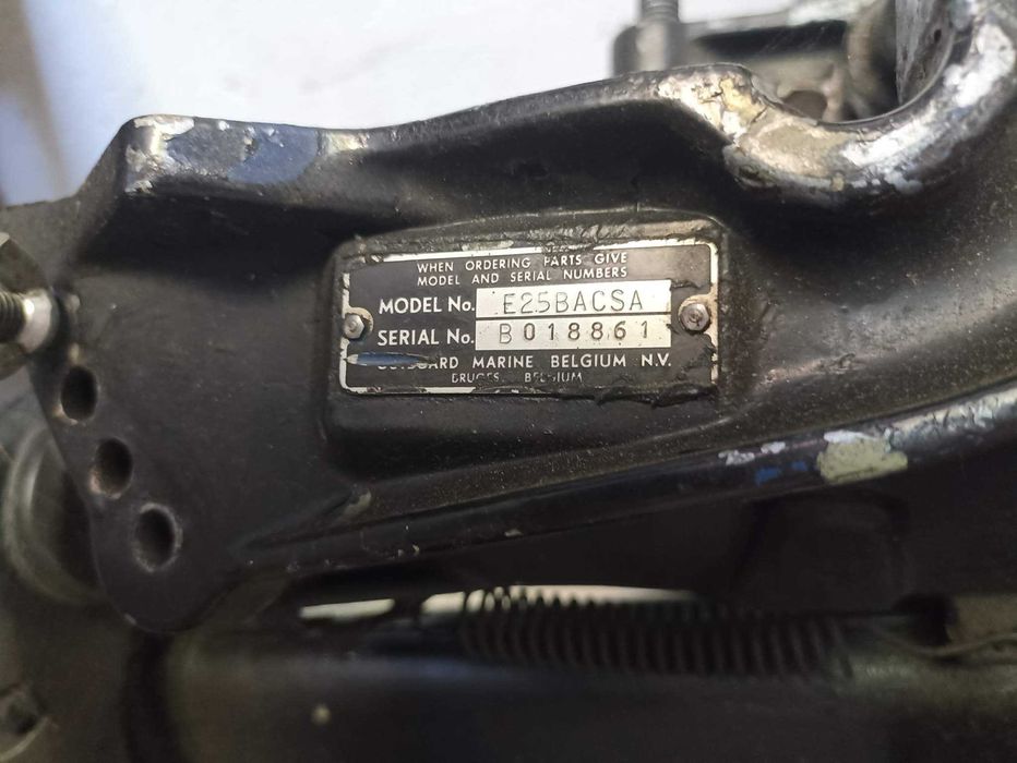 Silnik yamaha 25 KM  648 dwusuwowy, stopa S , na części uszkodzony