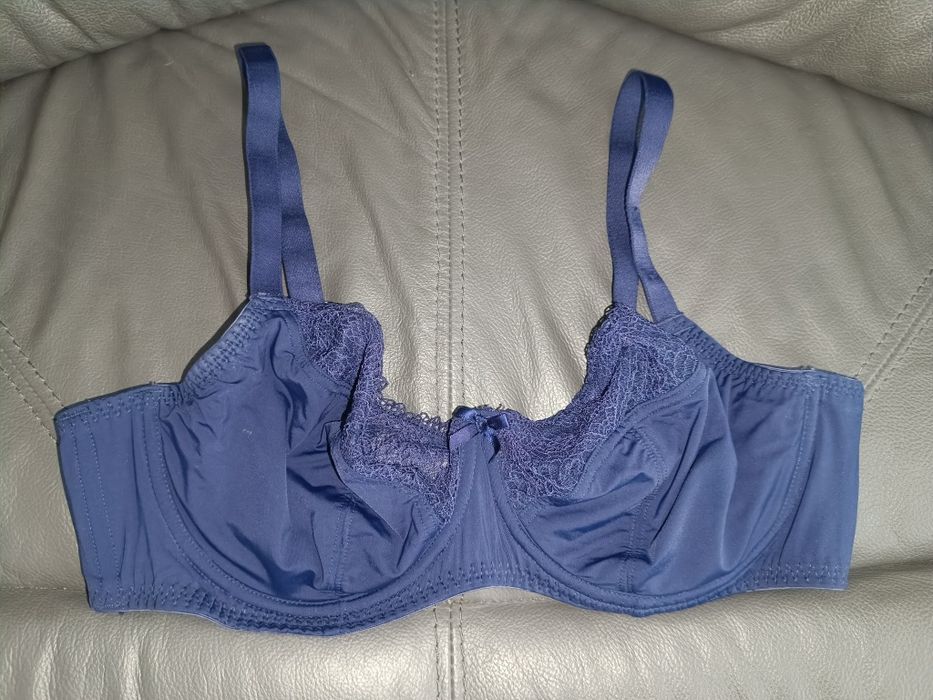Biustonosz Hop lun 95 C