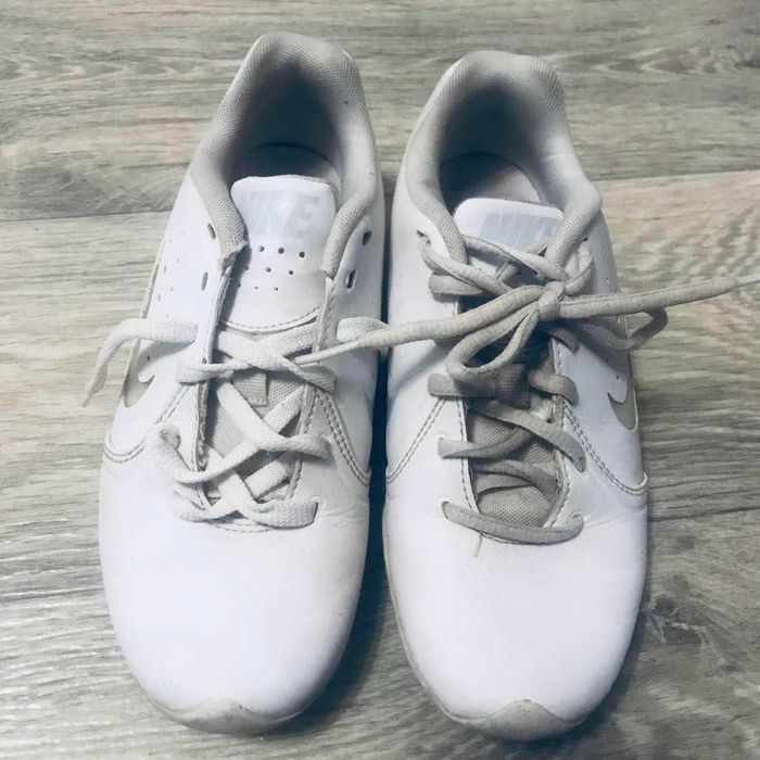 Кроссовки Nike экокожа  Р34 ст.21,5-21см оригинал детские