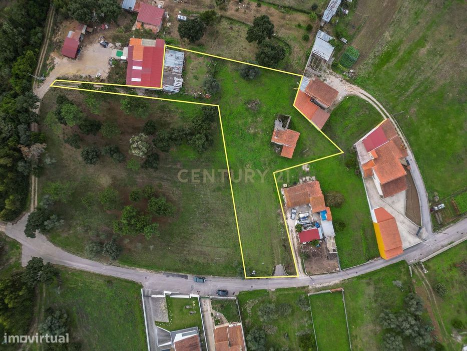 Moradia para reabilitar e terreno em Alfarelos - Dois artigos urbanos