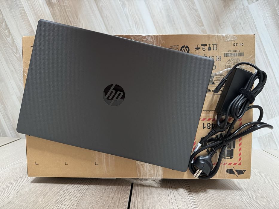 Ноутбук HP 250 G10 15.6"/ Core i3-1315U/ 16GB/ 512GB SSD/ Intel UHD Graphics/ Windows 11