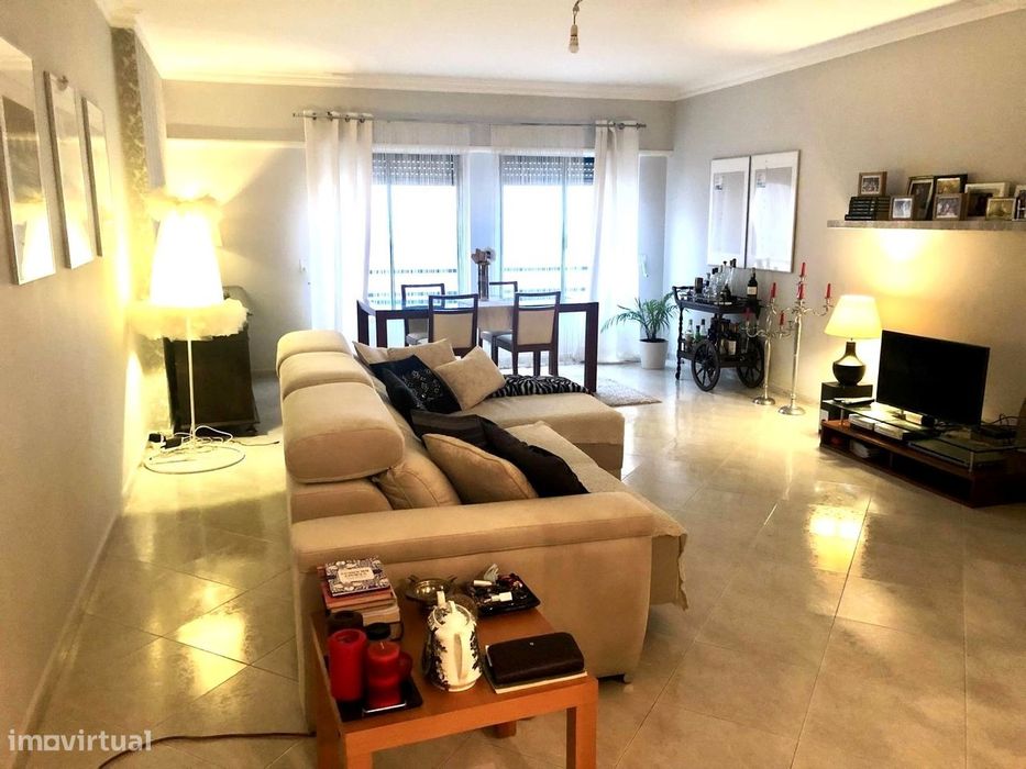 Apartamento T2 Arrendamento em Queluz e Belas,Sintra