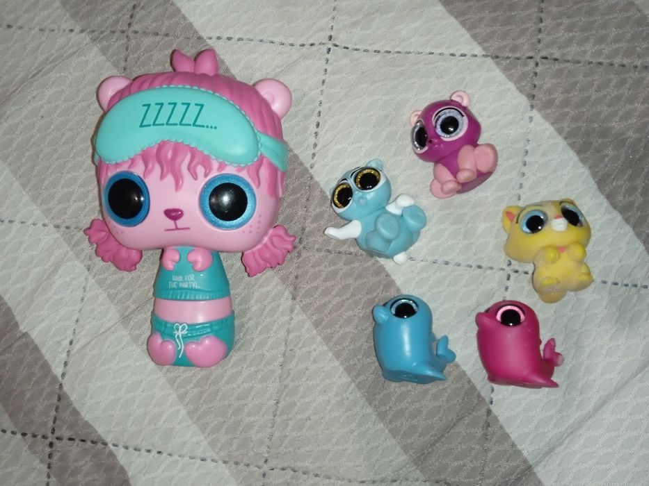 Цена за всё! Набор игрушек фигурок. В хорошем состоянии.