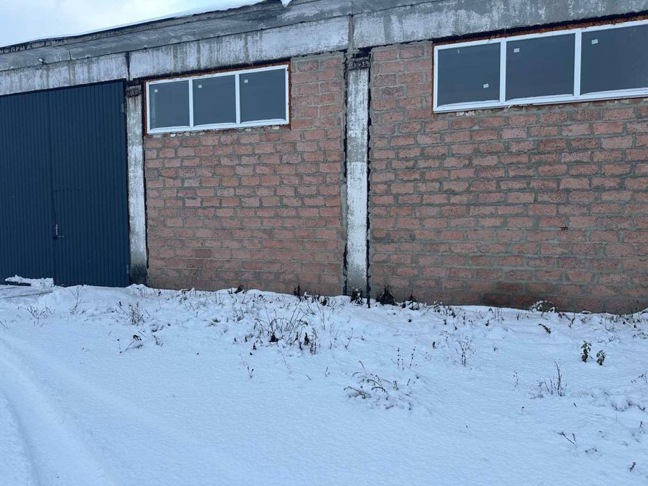 Склад / ангар 1300 м², високі стелі, заїзд фури, Лубни
