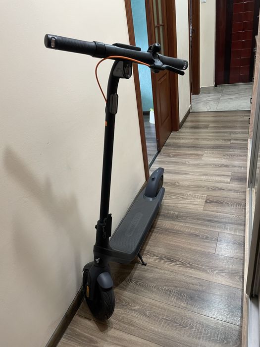Електросамокат Ninebot E2 PRO