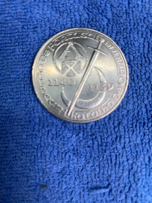 250 Escudos Coin