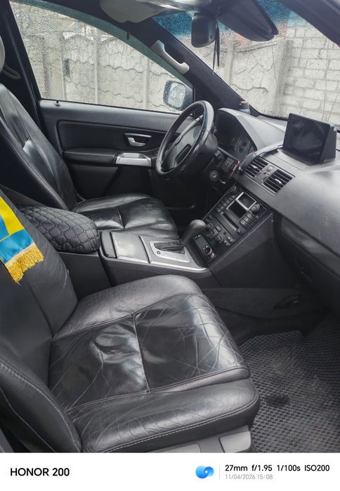 Автомобіль Вольво хс90