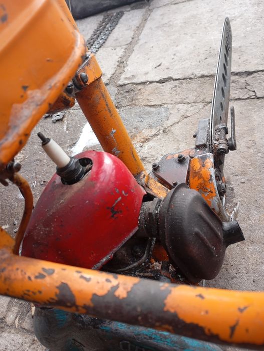 Продам бензопилу дружба-4