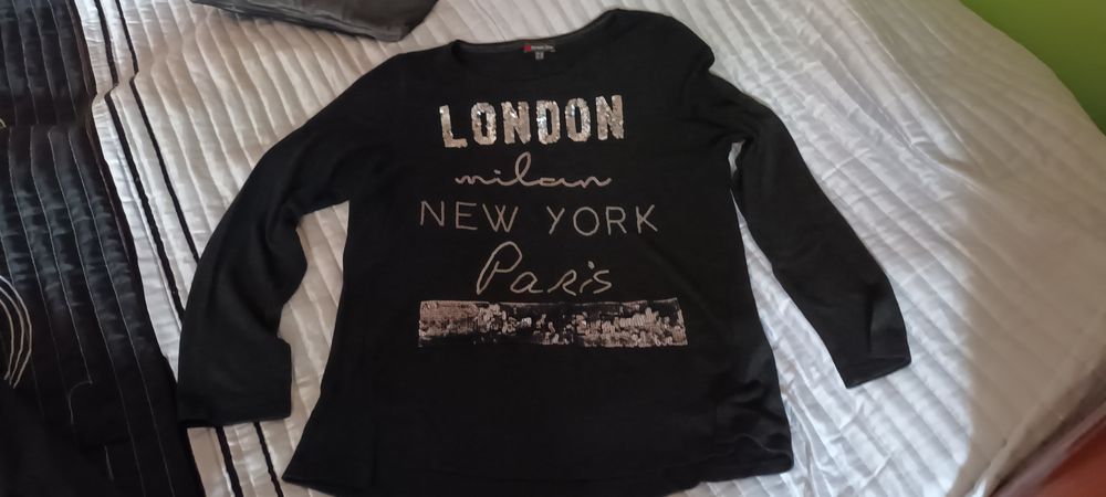 Sweterek czarny roz. L