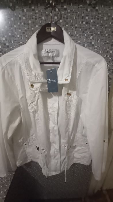 Женская ветровка.