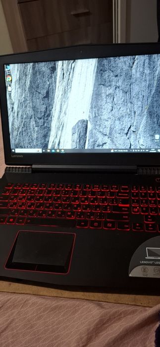 Продам ноутбук Lenovo Y520-15IKBN (Model: 80WK)