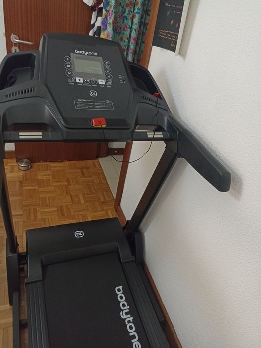 Passadeira de fitness completamente nova com  garantia de dois anos e meio.