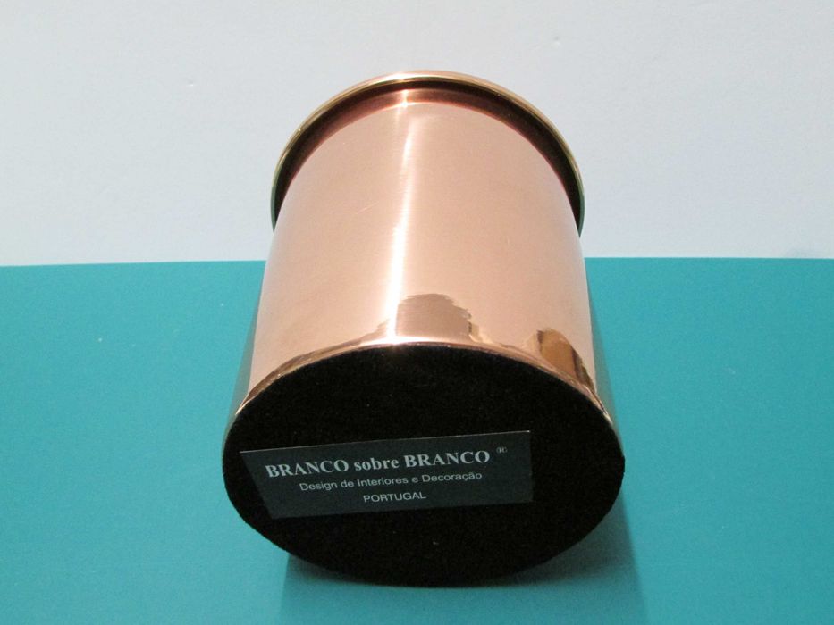 Cache-pot: pequeno vaso decorativo em metal, tom cobre - marca BsB