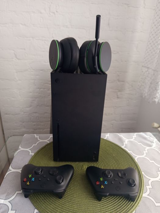 Xbox Series X – 2 pady +sluchawki| I 1 TB | 4K | Gotowy do gry!