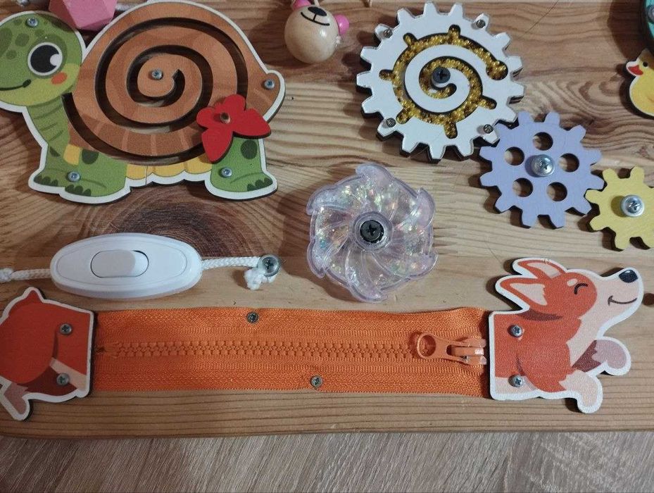 Бізіборд Розвиваюча іграшка