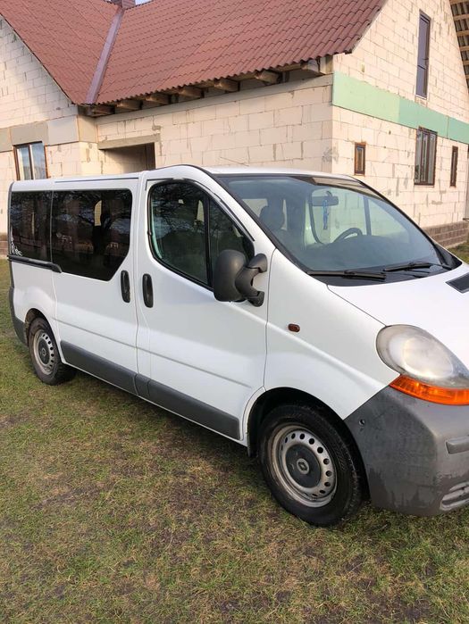 Продам автомобіль Renault Trafic