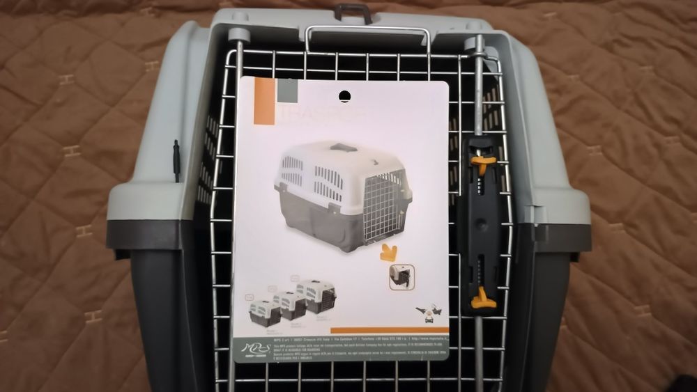 Продам итальянскую переноску для животных до 18 кг. 55  35 34