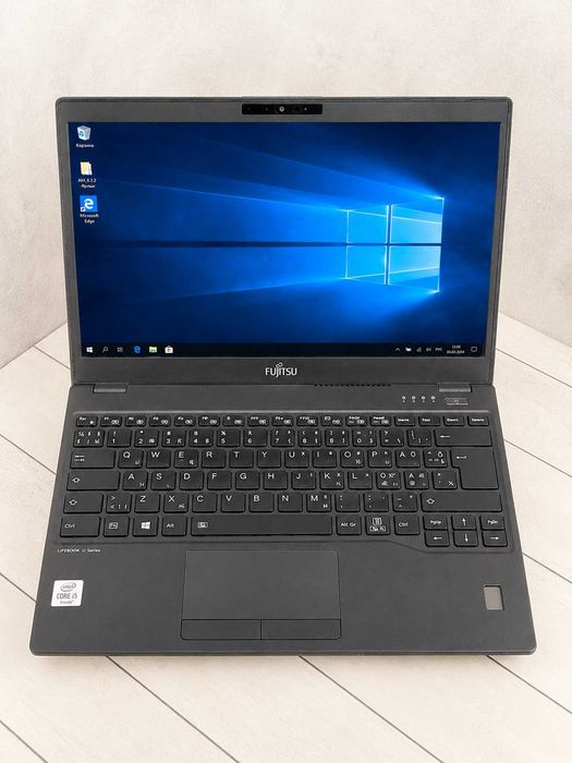 Fujitsu Lifebook U7410  Intel i5-10210U 16ram ssd 256  Гарантія !