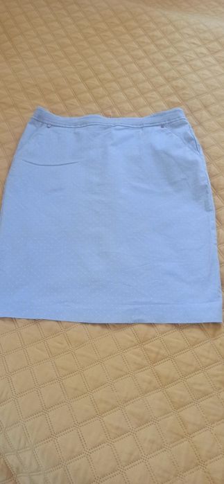 Prosta Olowkowa spódnica Monnari 40