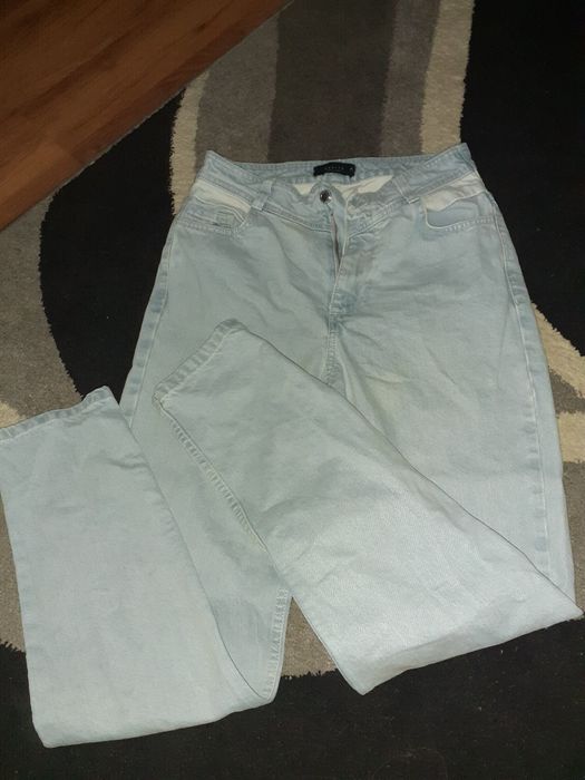 Luźne jeansy Mohito