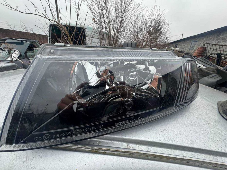 Передні Фари до Mitsubishi Carisma 1999-2003 (ціна за шт.)