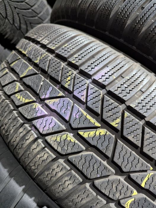 235/55R17 Continental