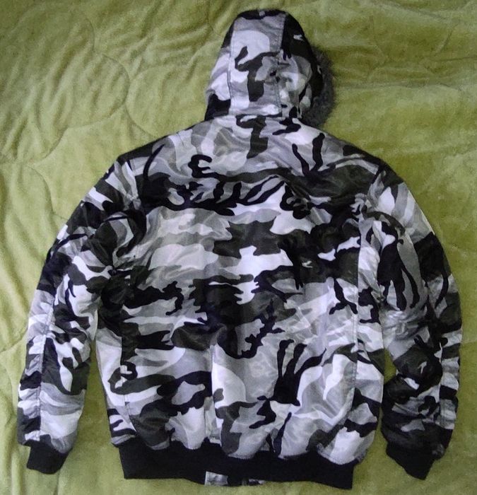 Куртка  GARMENT JORDAN розмір L