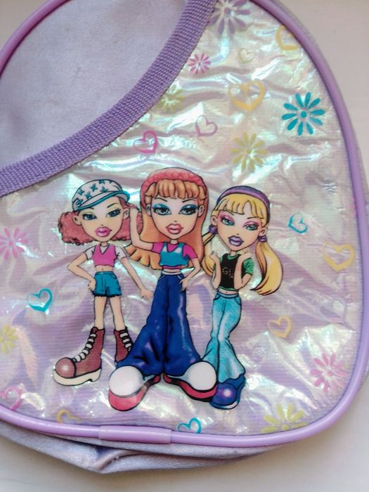 Mala tiracolo pequena das Bratz 15x18cm.