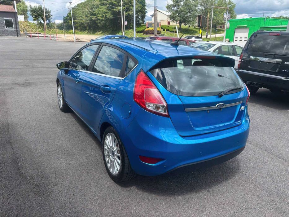Ford Fiesta Titanium      2015