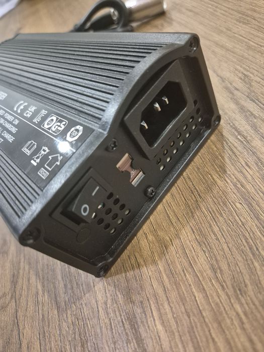 Carregador de Bateria de Chumbo-Ácido