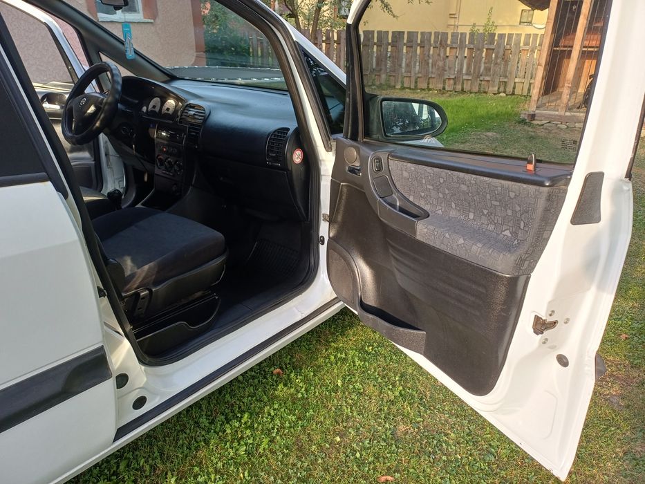продам на ходу OPEL ZEFIRA 2.0 TDI 2000.р.