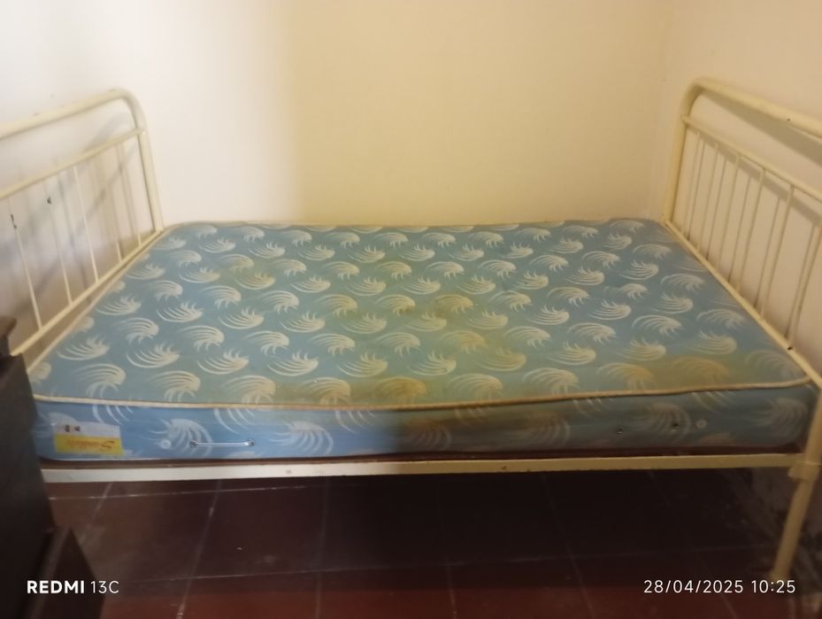 Camas antigas em ferro