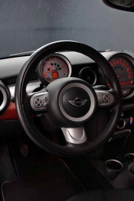 MINI Cooper D 1.6 110CV (139€/Mês)