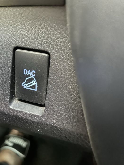 Продам авто Toyota Rav 4 без подкрасов и с родным пробегом