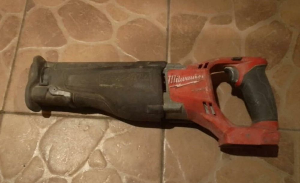 Piła szablasta Milwaukee CSX