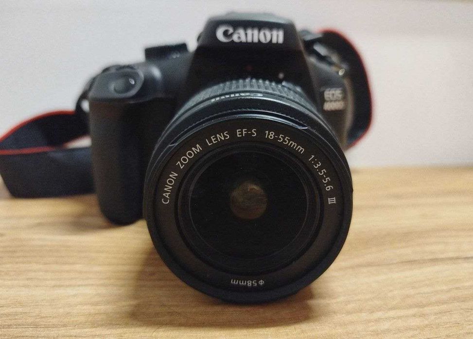 Цифровий фотоапарат Canon EOS 4000D EF-S 18-55mm