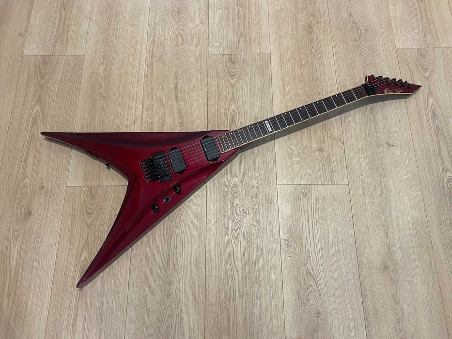 ESP EDWARDS PENICILLIN EC-98V Chisato model Flying V