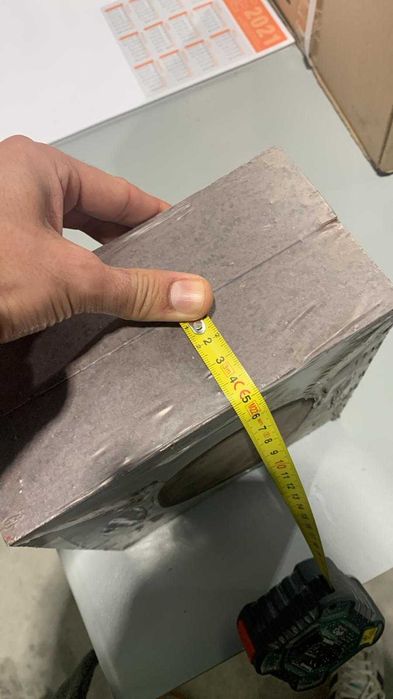 Tijolo de acumulação térmica – modelo grande com furo central