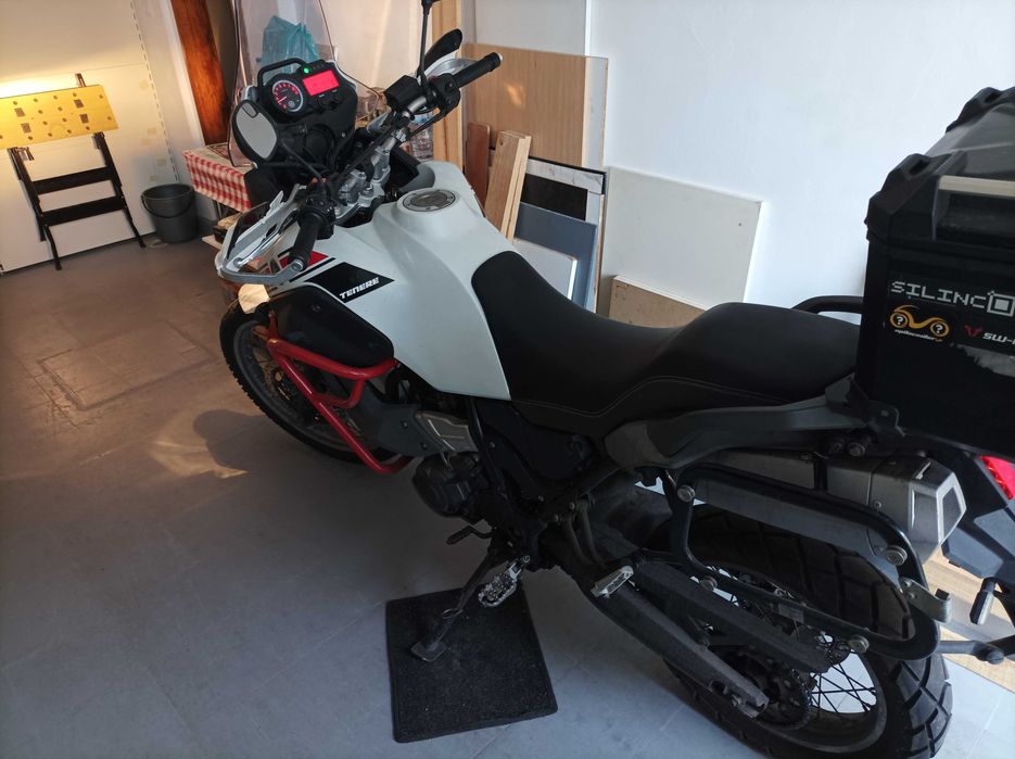 Tenere XTZ 660 ano 2010 (branco/vermelho)