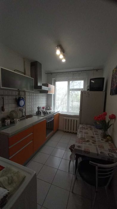 Продається двокімнатна квртира, вул.Колодязна ц2