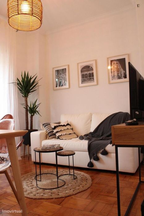 Apartamento com 2 quartos - localizado em  Coimbra