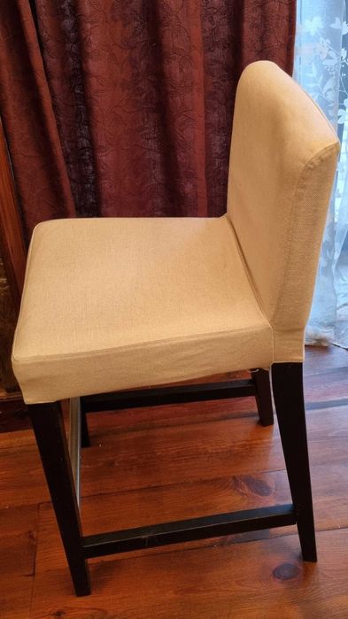 Hoker barowy IKEA typu Bergmund