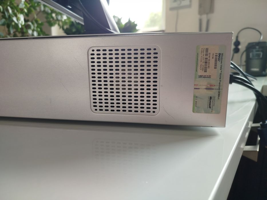 Komputer stacjonarny Dell z monitorem