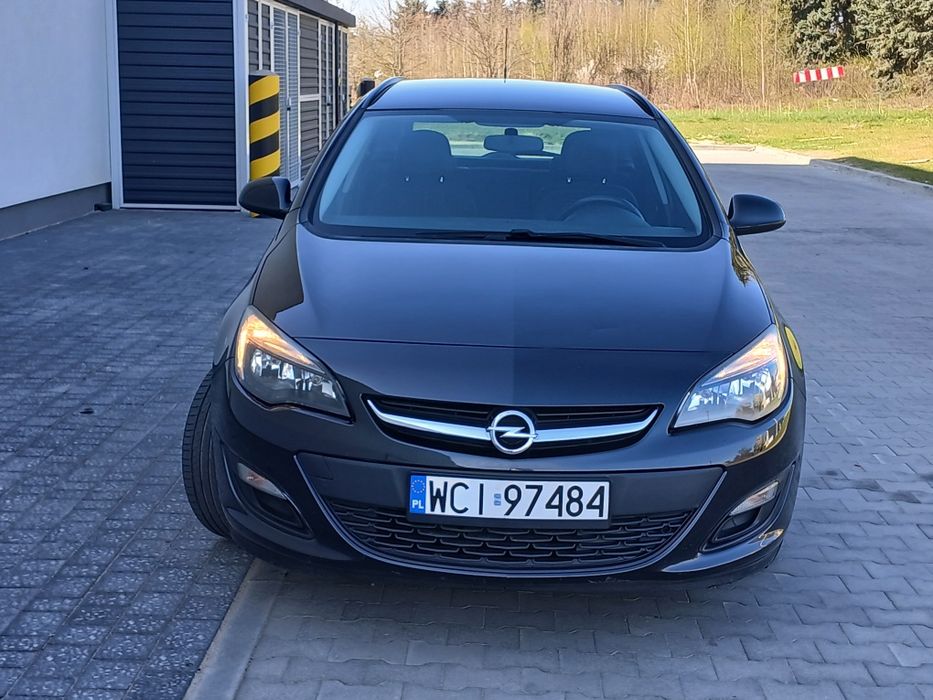 Opel Astra J combi 1.4 turbo benzyna